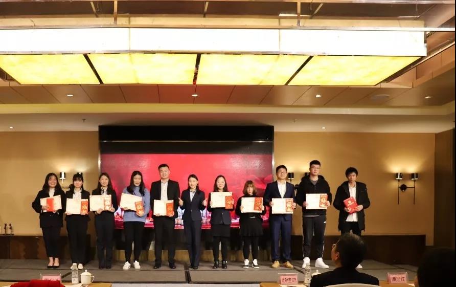华体会app最新版下载-华体会(中国)篇|凝心聚力谱新篇，砥砺奋进铸辉煌！